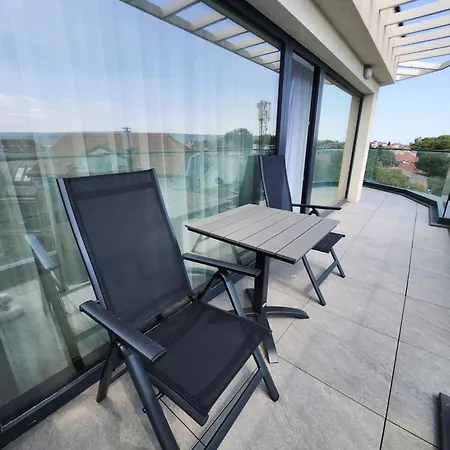 Penthouse Old Town Apartment Warna